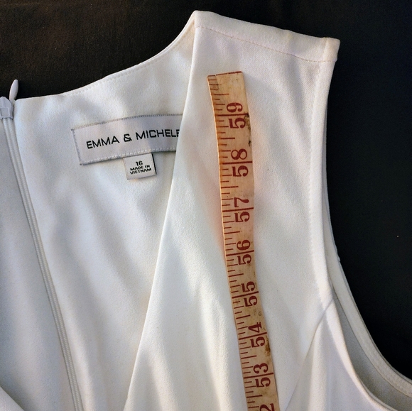 Emma & Michelle White Wide Leg Tie Waist Sleeveless V-Neck Jumpsuit Size 16 - Picture 5 of 16